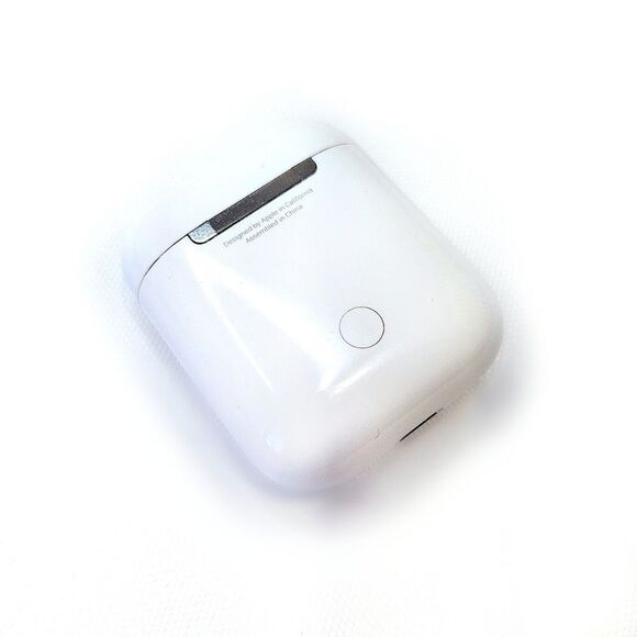 Apple AirPods 2nd Gen Replacement Charging Case w/ Box & Lightning Cable A1602 - Picture 3 of 6